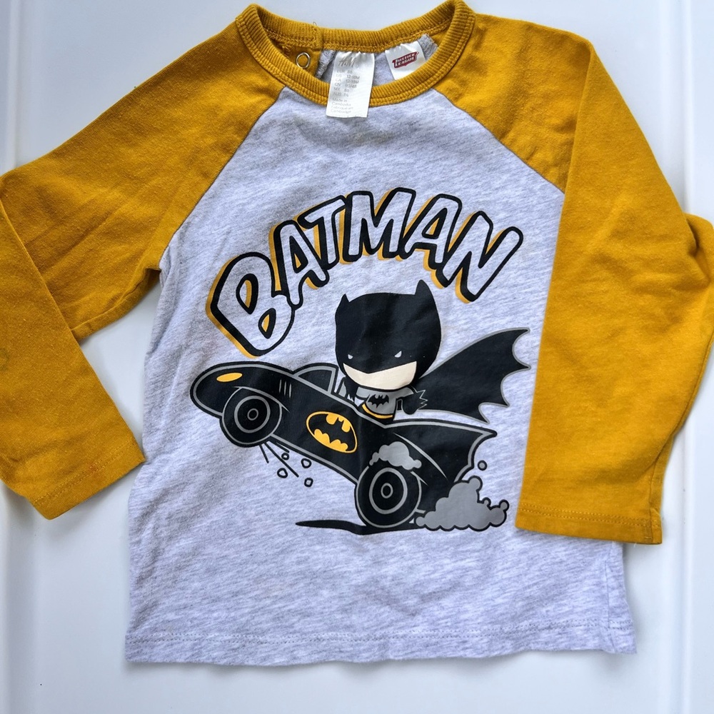 H&M 12-18 mo Batman long sleeve tee EUC / like new